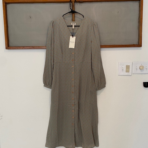 Beautiful dress from clad and cloth! - Picture 4 of 4